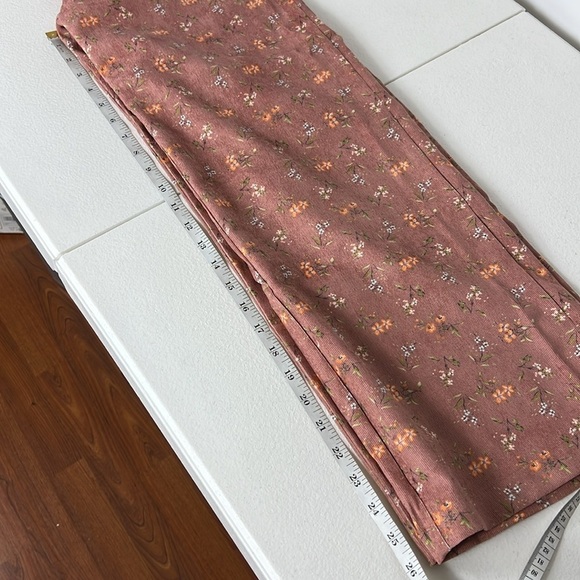 Tach Clothing Sz M Floral Printed Corduroy Wide Leg Cropped Pants Mauve - Picture 9 of 9